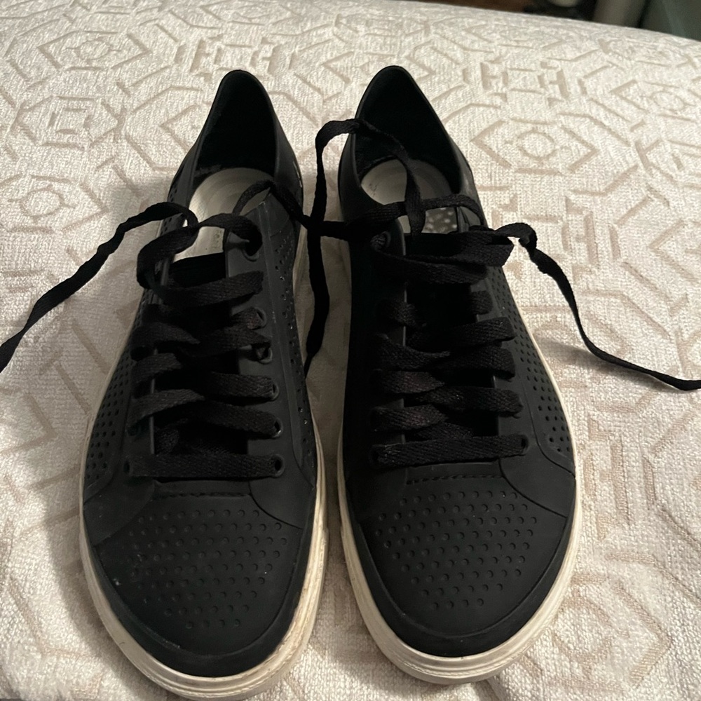 Black Women’s size 10 Croc Sneakers. Great for Spring and Summer activities!